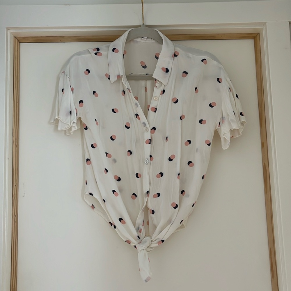 Tie front flutter sleeve collared blouse